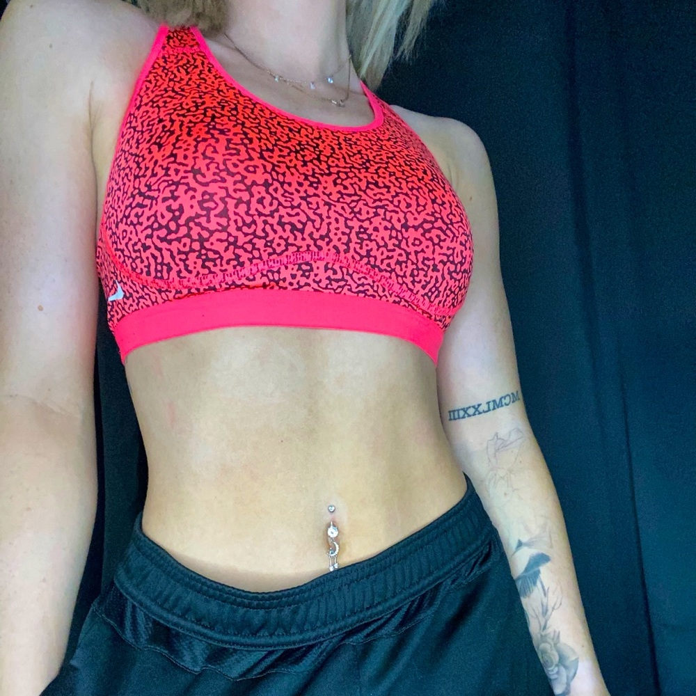 Nike medium support sports bra